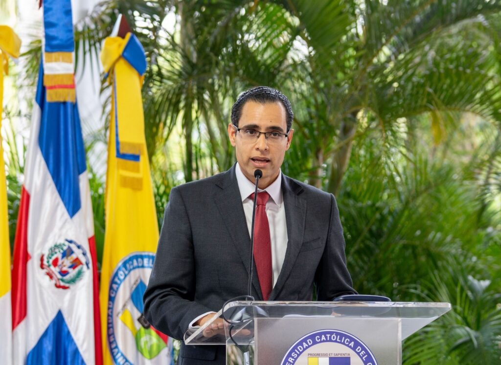 Juan Ariel Jiménez propone rediseñar la estrategia de desarrollo productivo en América Latina ante política de aranceles de EE.UU.