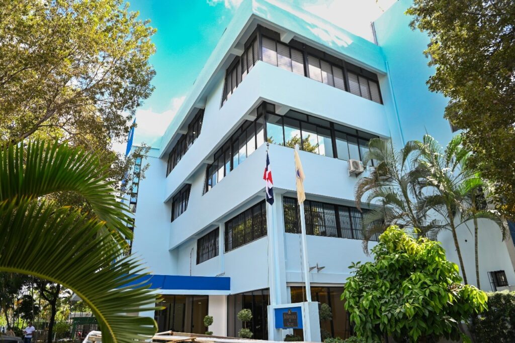 Superintendencia de Seguros orienta a familiares de víctimas de tragedia en Jet Set