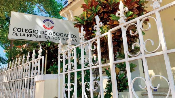 Colegio de Abogados expresa consternación y pesar por tragedia en Jet Set y pide cadena de oración para seguir socorriendo a los heridos