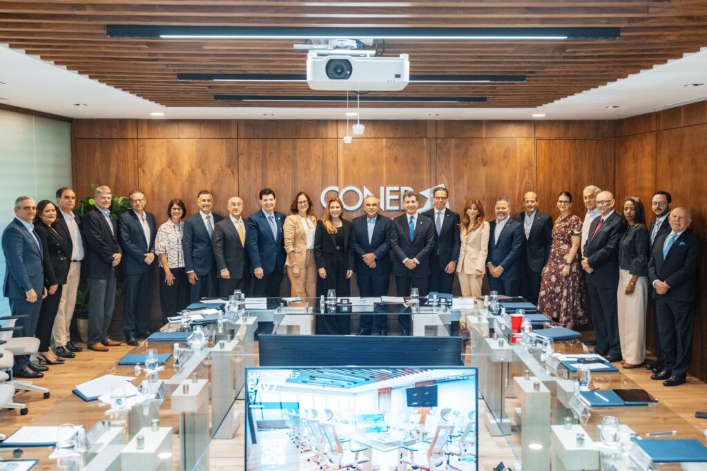 Carolina Mejía presenta el PISD y su visión de país ante el Conep