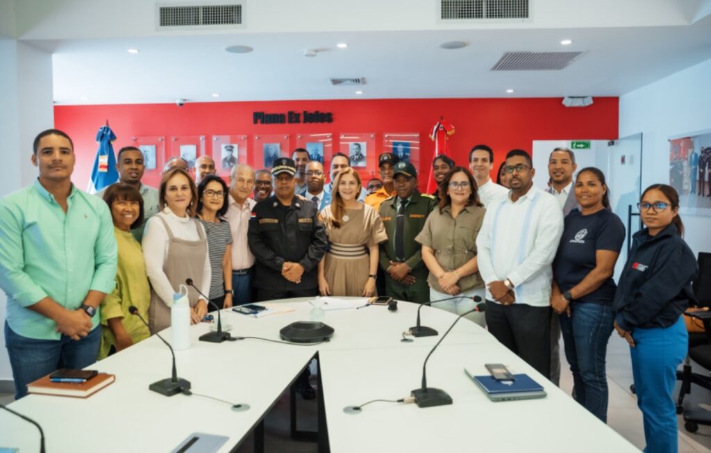 Carolina Mejía activa y deja en sesión permanente Comité de Prevención para planificar acciones frente a temporada ciclónica