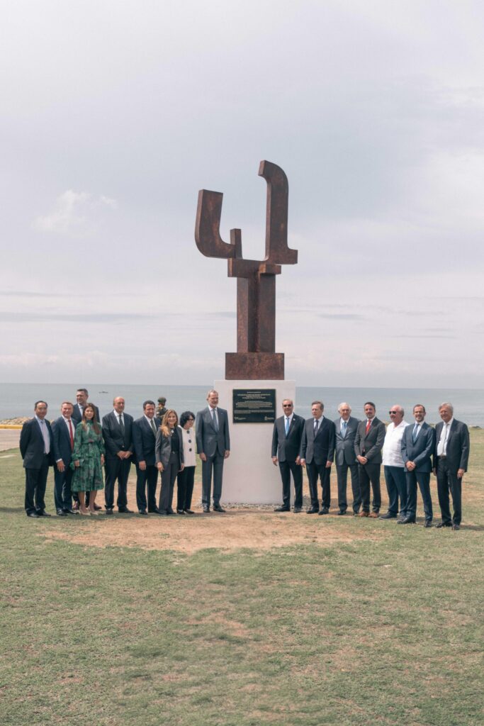 Rey de España, Abinader y Carolina Mejía inauguran monumento a la paz y la libertad en Malecón de SD 
