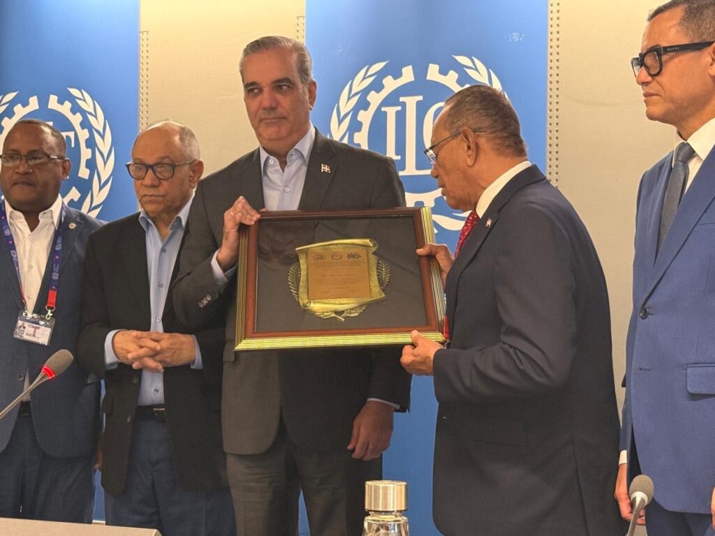 Presidente Abinader es reconocido por Centrales Sindicales RD en la OIT por su compromiso con la clase trabajadora