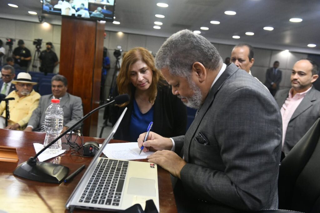 JCE realiza audiencia pública sobre el proyecto de reglamento de procedimientos para registro de encuestadoras
