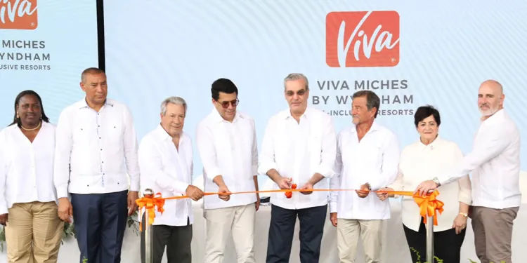 Presidente Abinader: Desde 2020 Miches avanza como polo turístico y motor de desarrollo económico con apoyo del Gobierno y la inversión privada