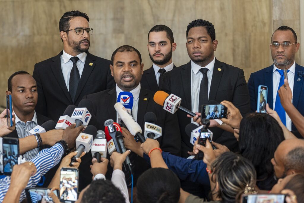 El Ministerio Público pide prisión preventiva para Antonio Espaillat y domiciliaria para Maribel Espaillat