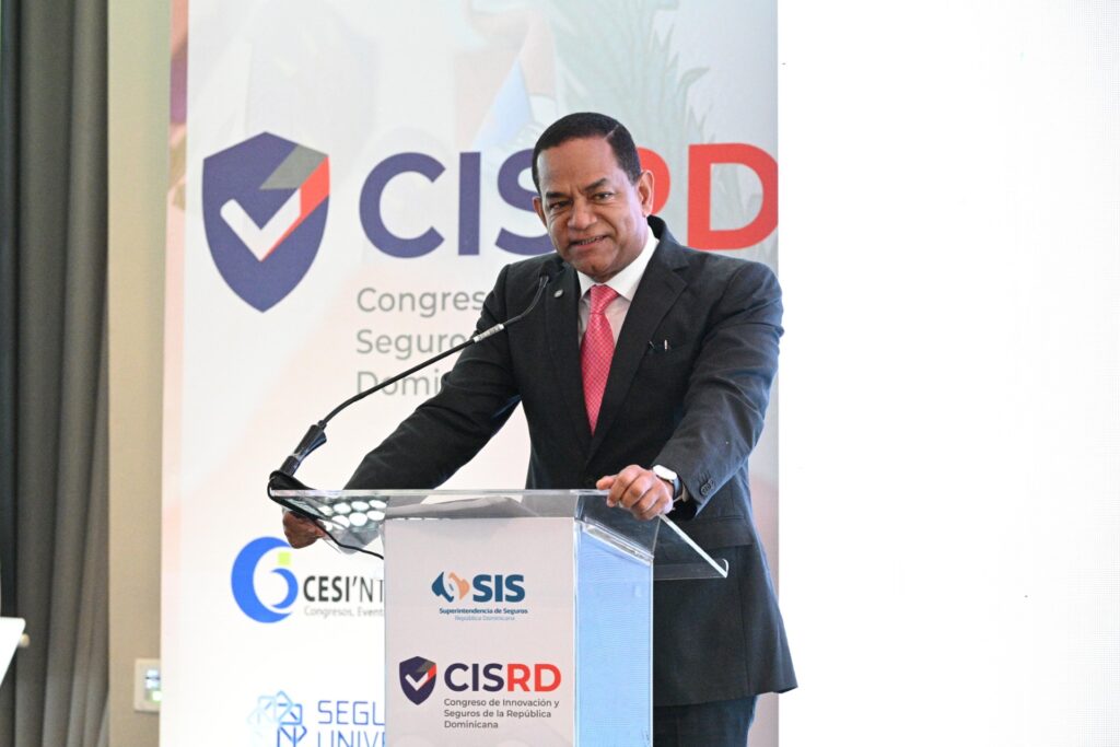 Superintendente de Seguros propone replantear modelo actual del sector desde la innovación e inclusión