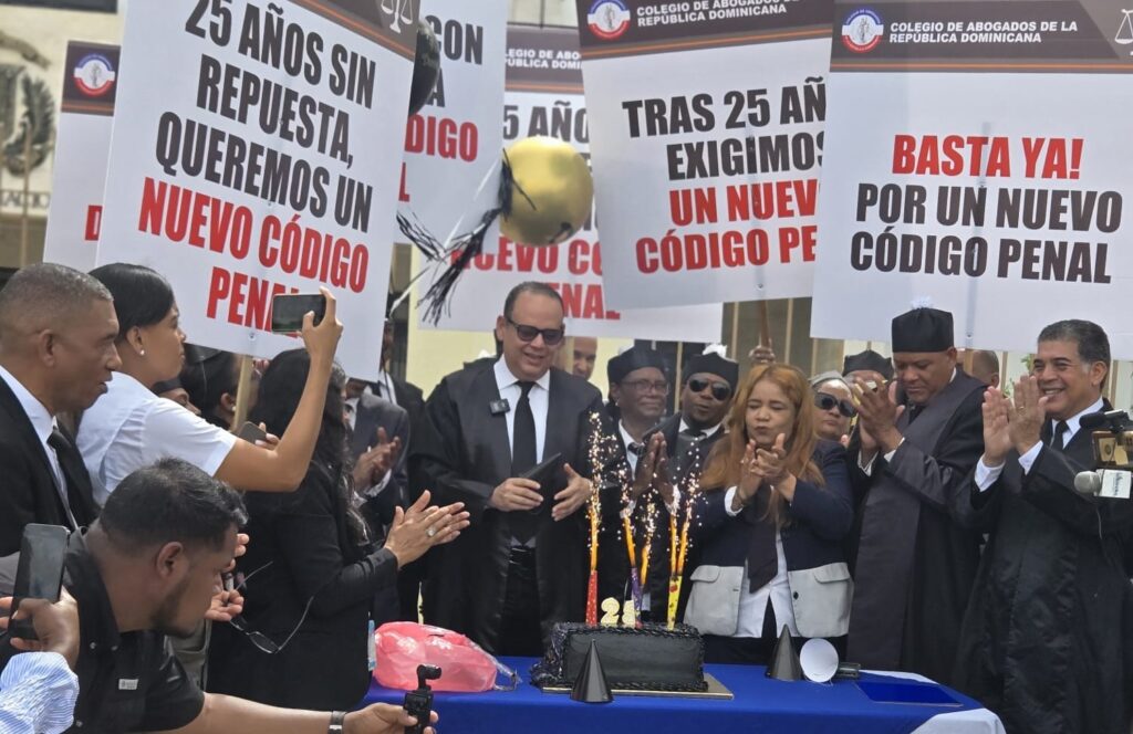 CARD celebra 25 aniversario de la irresponsabilidad congresual con la NO aprobación de un nuevo Código Penal