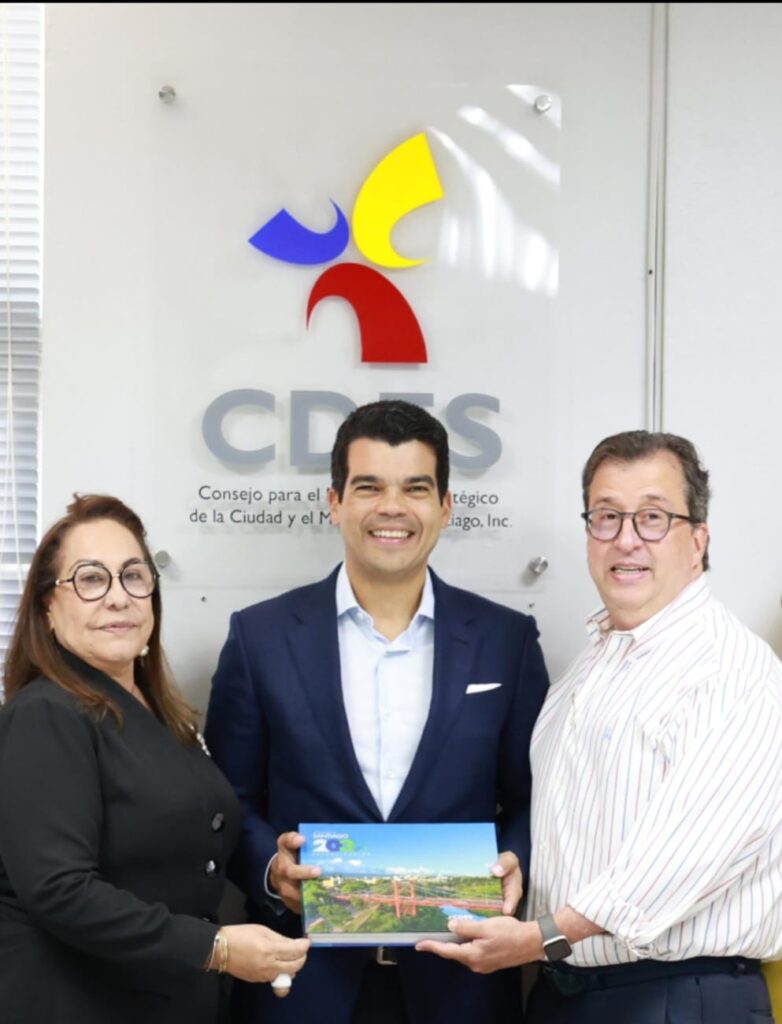 Wellington Arnaud agradece integración del INAPA como miembro activo del CDES, en Santiago