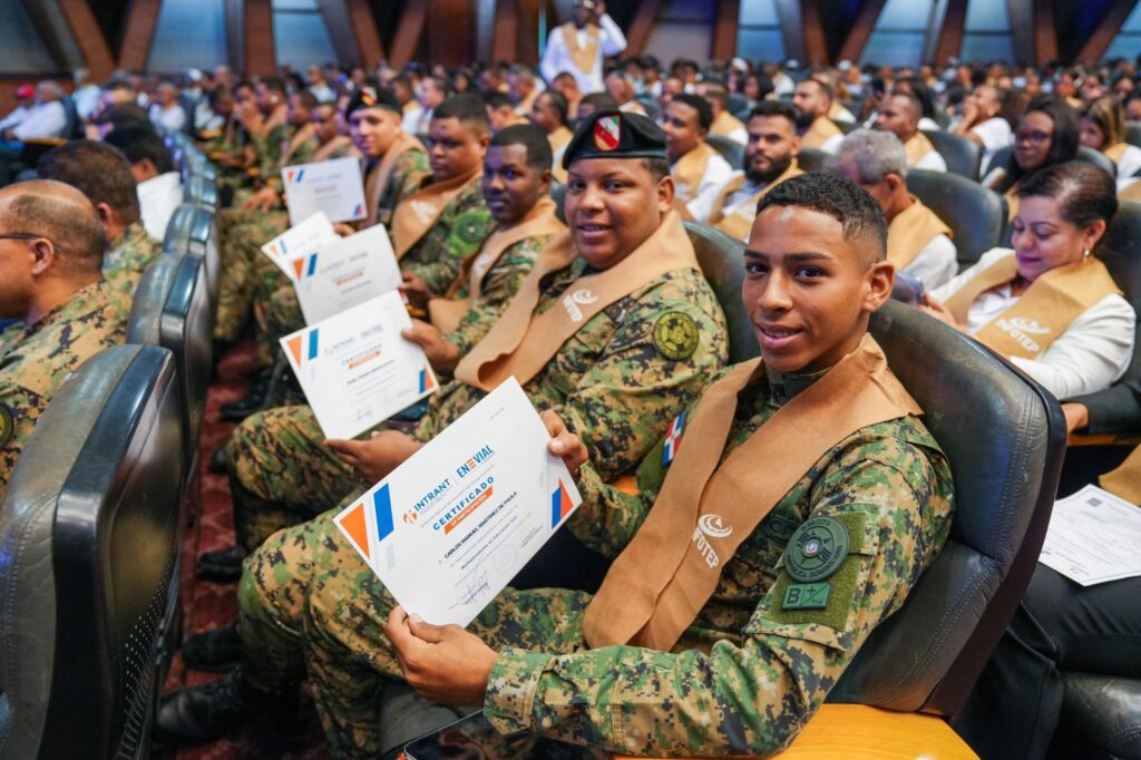 INFOTEP e INTRANT certifican a mil conductores en habilidades blandas para una movilidad responsable