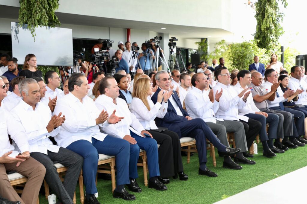 Presidente Abinader inaugura parqueo Plaza Zona Colonial: infraestructura moderna que mejora la movilidad, dinamiza la economía y proyecta un nuevo modelo de desarrollo urbano