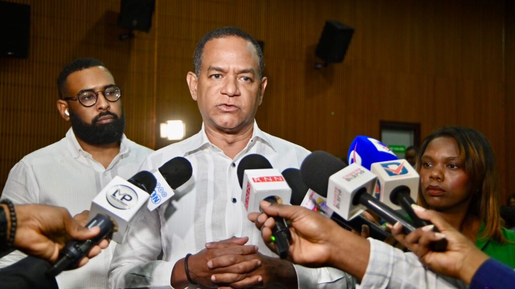 Julio César Valentín: “No estamos haciendo bulto, estamos trabajando en silencio, pero con propósito”