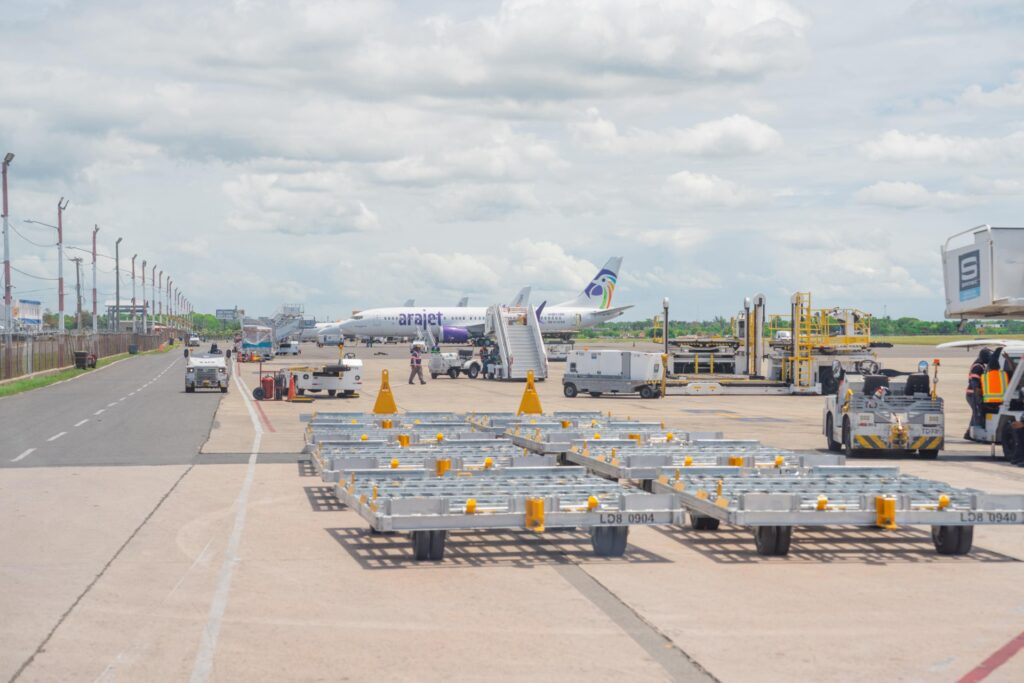 Ministro de la Presidencia y DA supervisan avances en ampliación del AILA