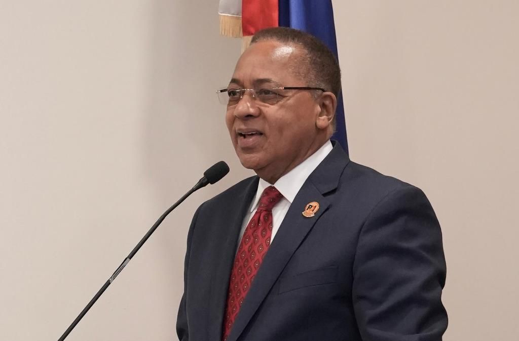 Ismael Reyes: “El Estado debe preservar el Jardín Botánico”