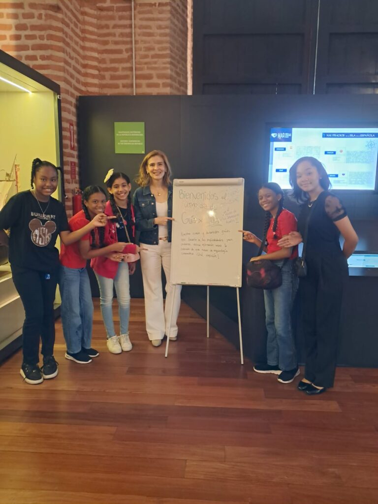 Niños y niñas fueron “Guías por un día” en el Museo de las Atarazanas Reales