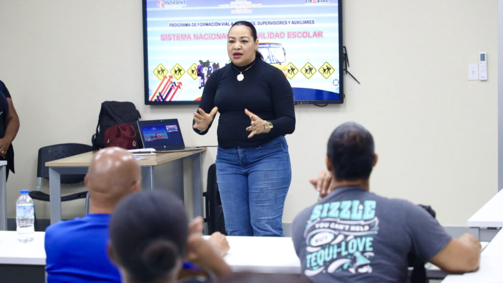 INTRANT capacita a más de 150 mil ciudadanos en seguridad vial a través de ENEVIAL en un año