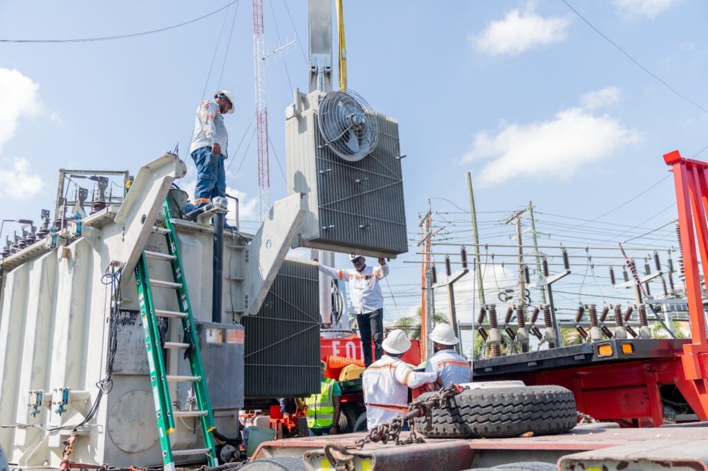 Edesur instala un transformador de mayor potencia en la subestación Madre Vieja para eliminar interrupciones por sobrecarga
