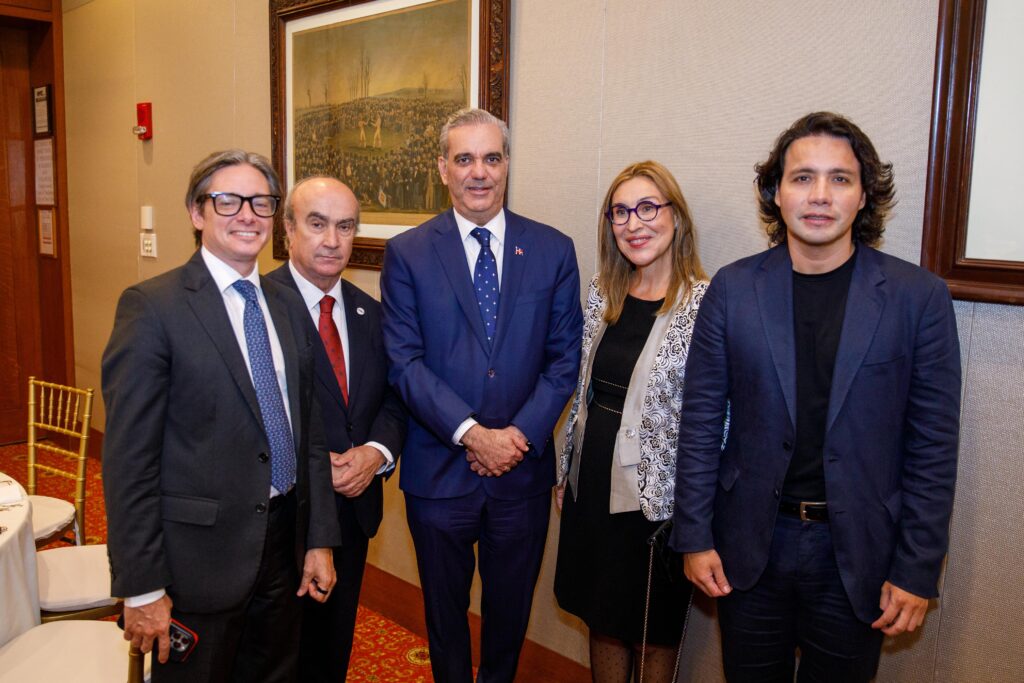 Presidente Abinader afirma que República Dominicana avanza hacia un futuro de prosperidad y sostenibilidad