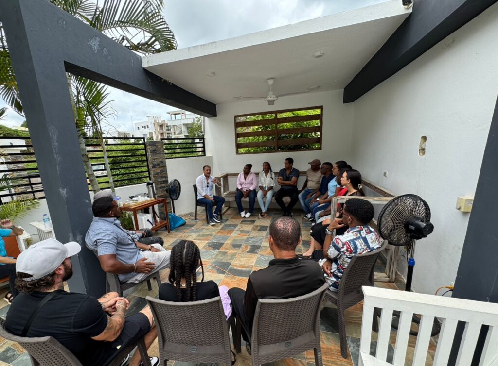 Abel Martínez: “El hoyo corrupto en SENASA solo es equiparable al hoyo ineficiente del sector eléctrico”