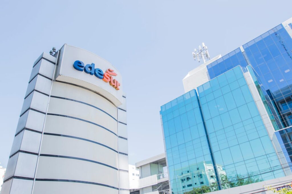 Edesur Dominicana agiliza proceso para instalar un nuevo transformador en subestación del Kilómetro 10 1/5 de la Autopista Duarte