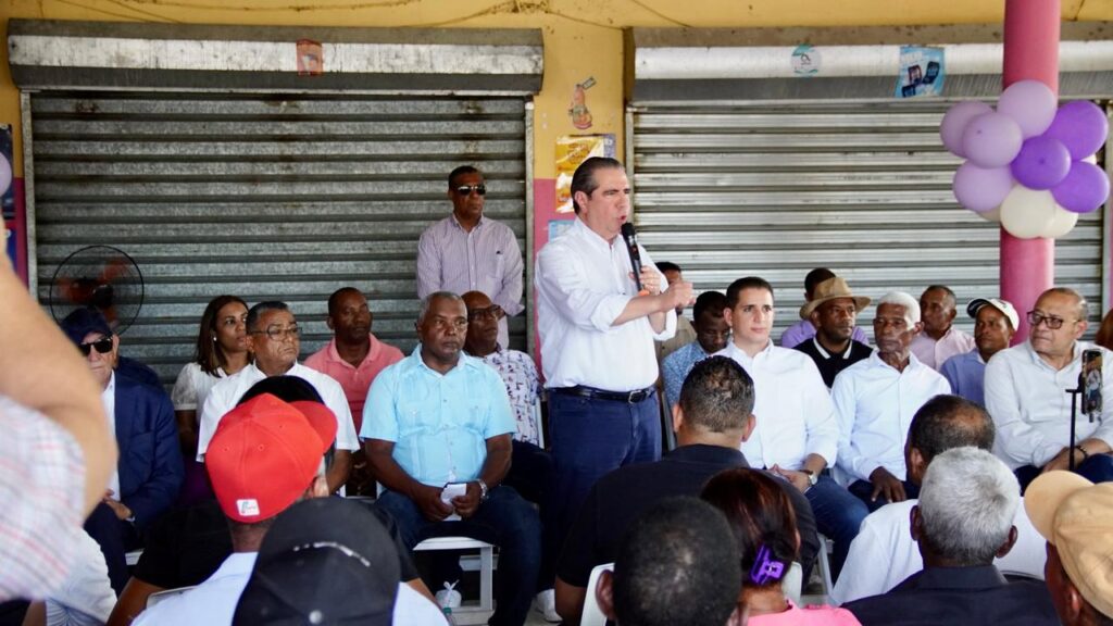 Francisco Javier García en Azua: “El PRM inaugura obras incompletas y engaña al pueblo”
