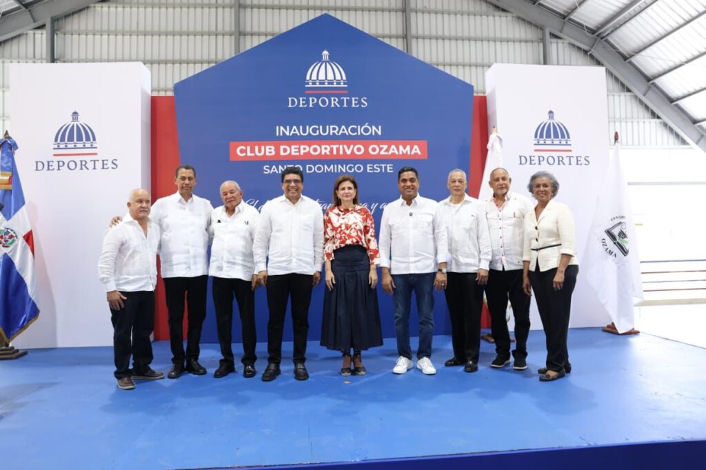 Vicepresidenta Raquel Peña y ministro Kelvin Cruz inauguran polideportivo en el Ensanche Ozama con una inversión de 92 millones