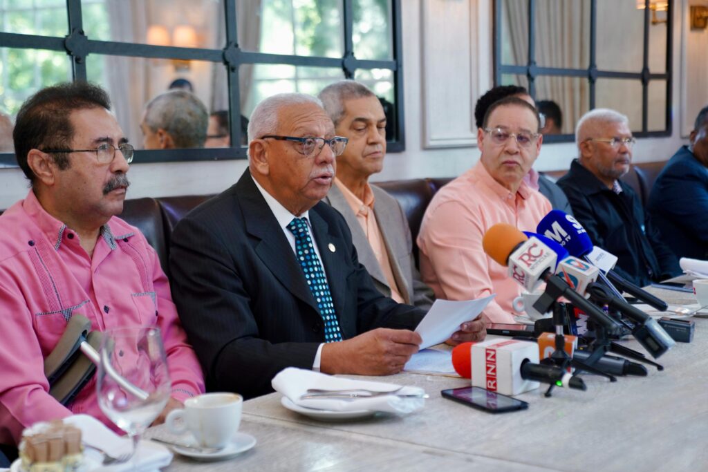 Expresidentes del CODIA califican el Monorriel de Santo Domingo como “un error de planificación”