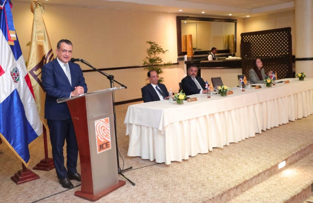 JCE recibe propuestas para aspirantes a miembros de la Junta Electoral del DN; de 177 aspirantes, 110 son mujeres