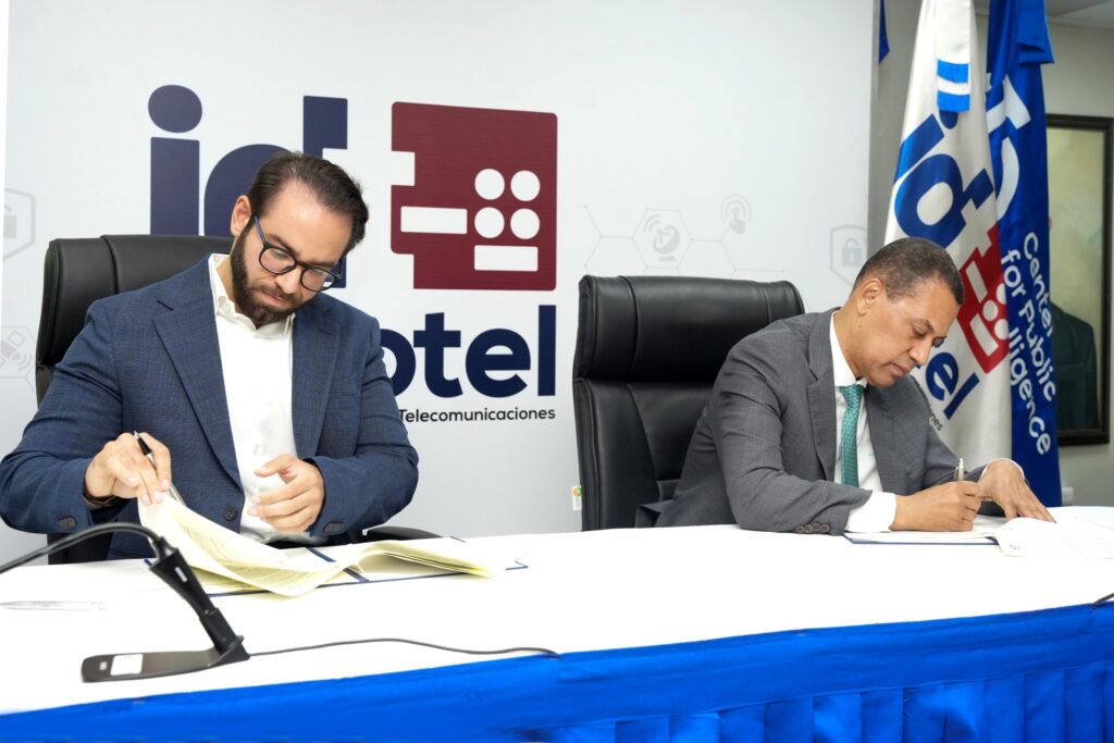 INDOTEL y el CIP firman acuerdo para impulsar desarrollo del ecosistema de inteligencia artificial en RD y Centroamérica