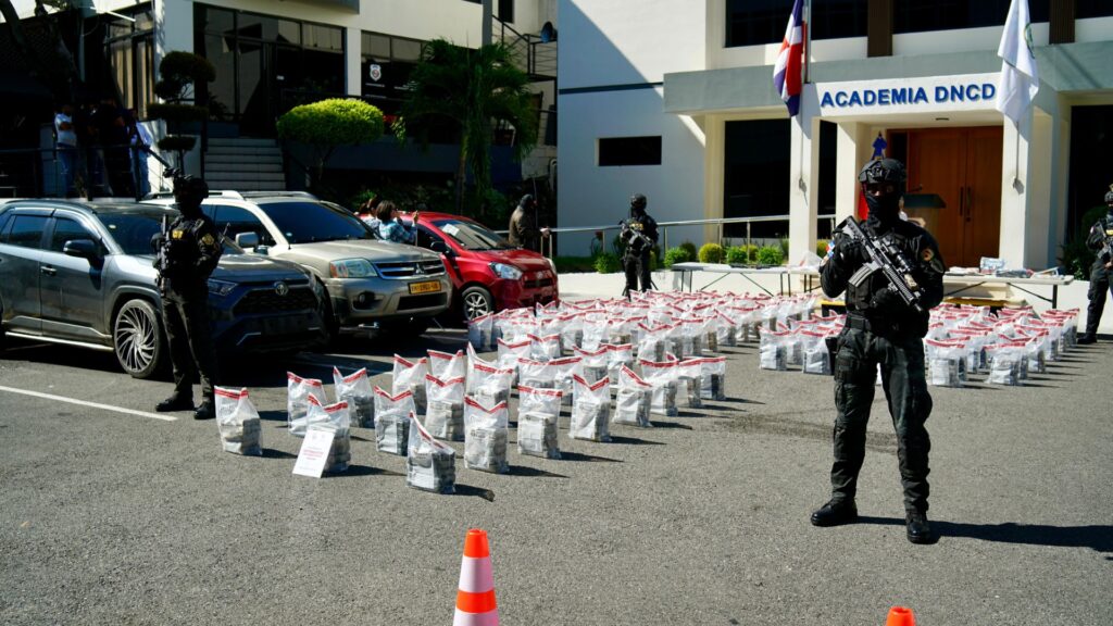 Otro Golpe al narcotráfico internacional: Ministerio Público y DNCD ocupan 643 paquetes de cocaína en la puesta en marcha de la Operación Leopardo