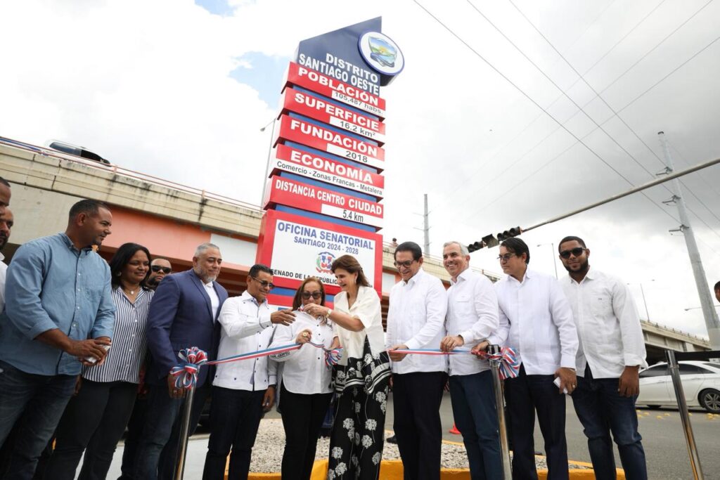 Raquel Peña encabeza inauguración centro del Programa Oportunidad 14-24 y entrega obras en Santiago y Bonao