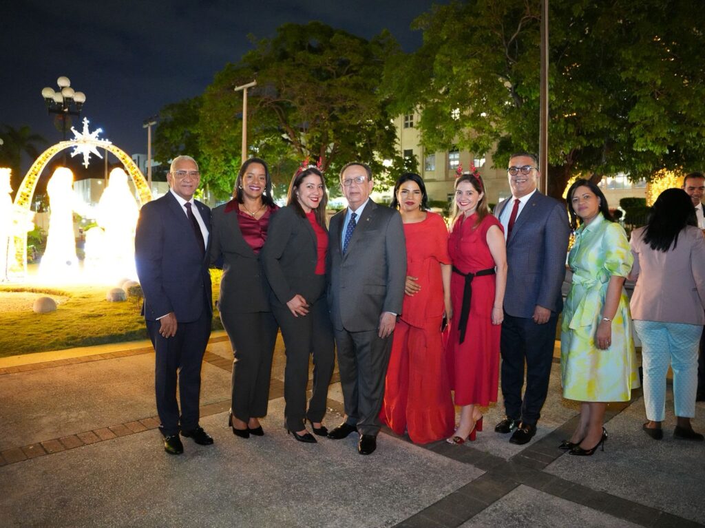 BCRD celebra su tradicional encendido del Belén y del árbol navideño