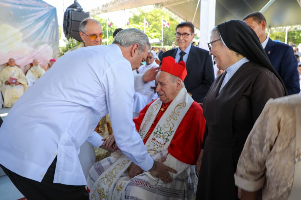 Presidente Abinader participa en emotiva ceremonia por la creación canónica y ordenación episcopal de monseñor Manuel Antonio Ruiz de la Rosa