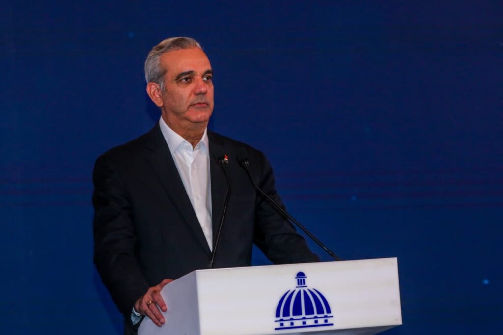 Presidente Abinader destaca que en RD operan 42 empresas de manufactura de equipos médicos; 7 de estas figuran entre las 10 principales del mundo