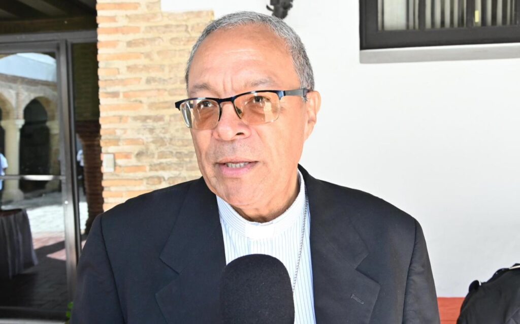 Obispos respaldan propuesta de Omar Fernández para reducir impuestos a salarios de 720 mil trabajadores