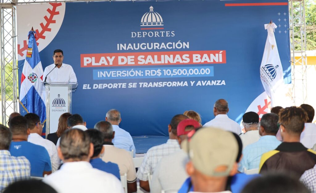 Ministro Kelvin Cruz inaugura moderno play y multiuso que transforman comunidades de Azua y Peravia