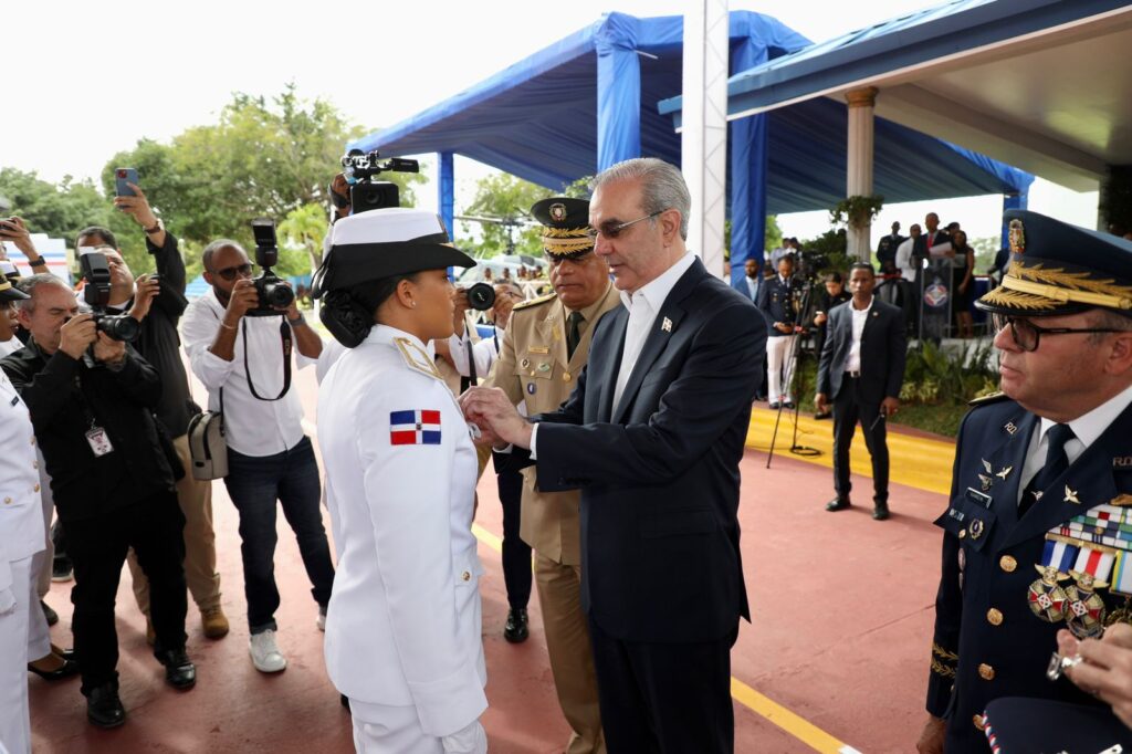 Presidente Abinader encabeza vigésima cuarta graduación de 40 nuevos cadetes de la Fuerza Aérea Dominicana