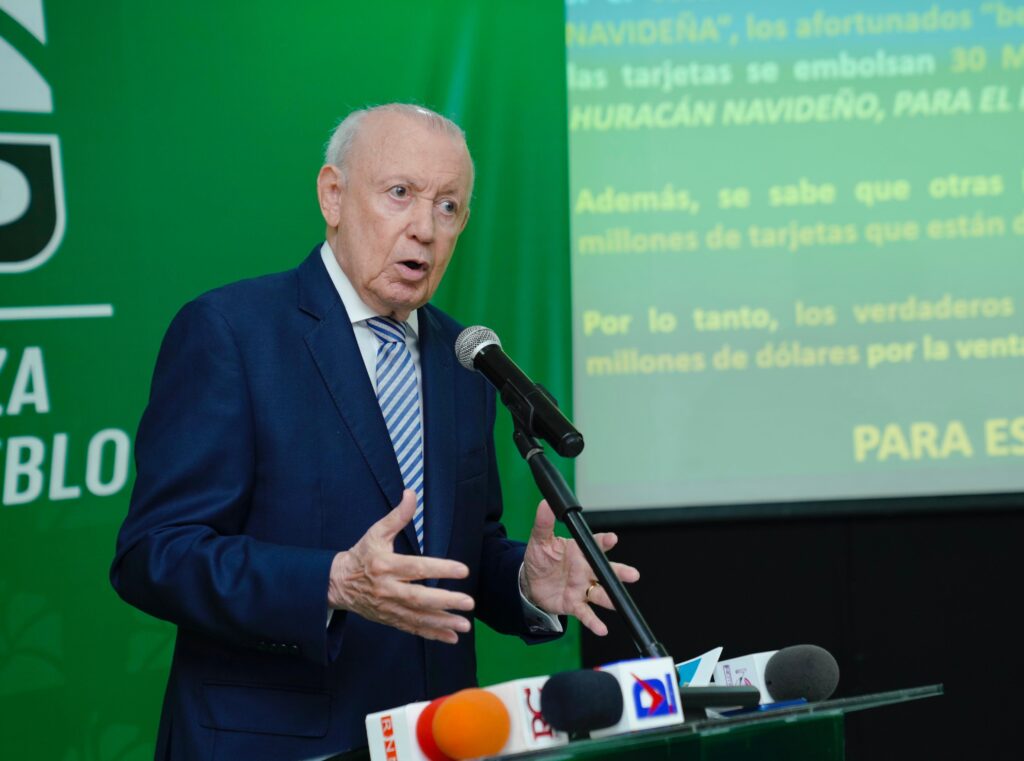 “El Cártel del Cambio” más allá del SENASA: Alburquerque denuncia “estafa maestra” del PRM con fondos públicos y programas sociales