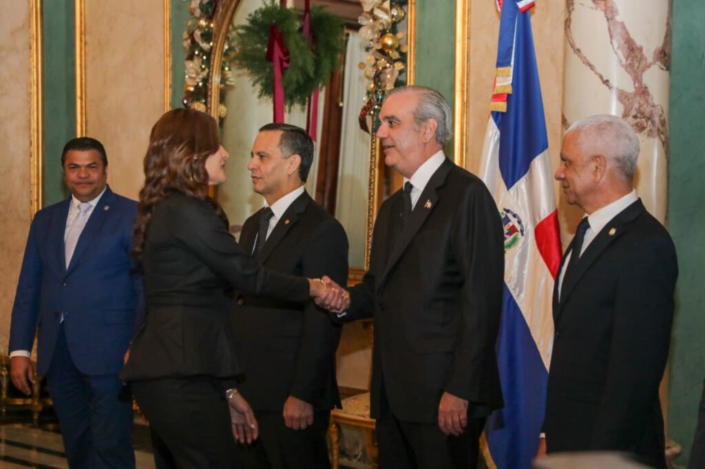 CNM presidido por el presidente Abinader juramenta nuevos jueces del Tribunal Superior Electoral tras concluir proceso de evaluación