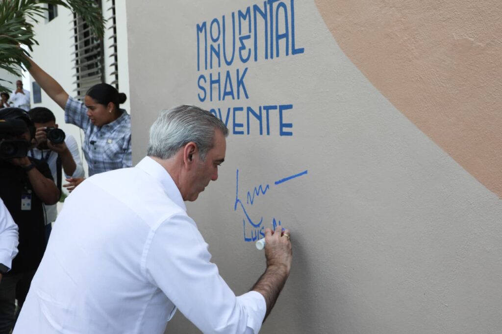 Presidente Abinader inaugura Centro Universitario Regional de la UASD en Bahoruco, ampliando el acceso a la educación superior para más de 1,200 estudiantes del Sur