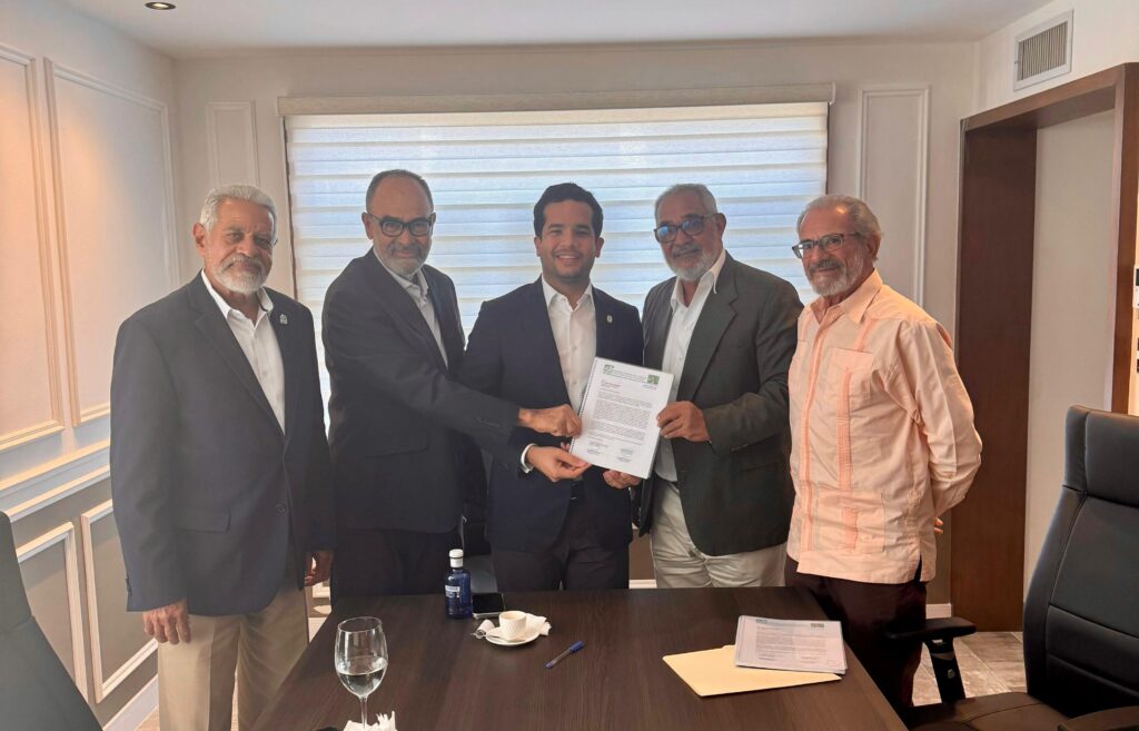 FP advierte riesgos de privatización en proyecto de Ley de Agua; Subgabinete Agroalimentario entrega posición a Omar Fernández