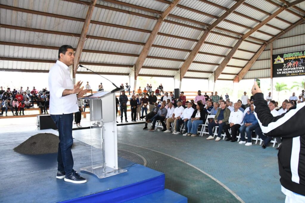 Ministro Kelvin Cruz inicia reparación del Multiuso de Piedra Blanca con inversión de RD$ 21.4 millones