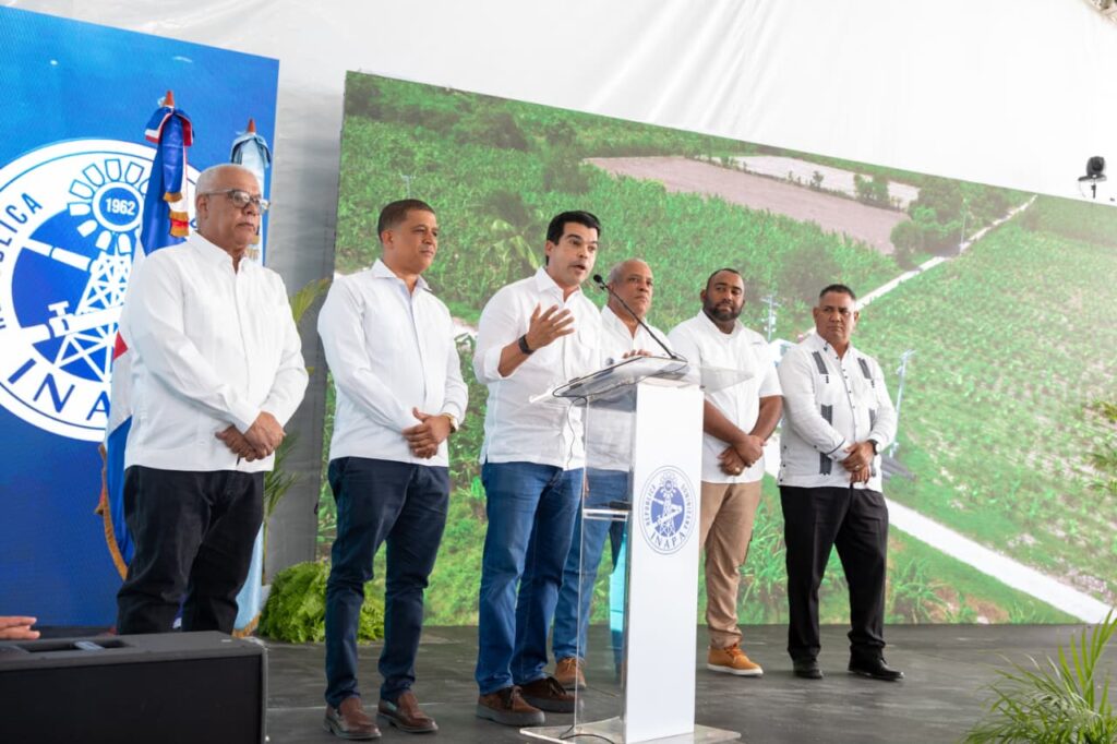 Presidente Abinader inaugura ampliación del acueducto de Azua y otras obras de agua potable que impactarán a más de 100 mil personas