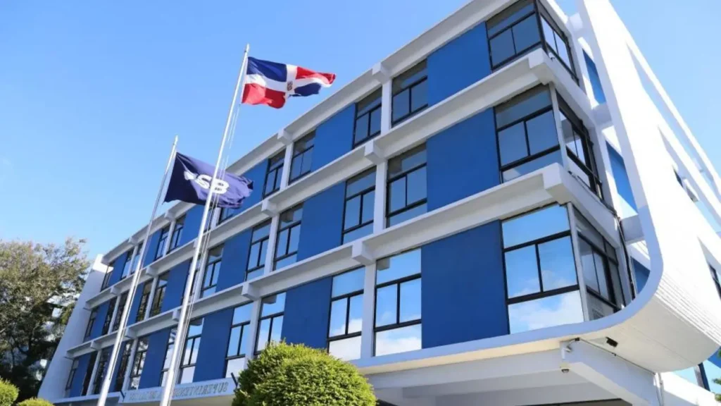 Sistema financiero dominicano crece con equilibrio en medio de la turbulencia global