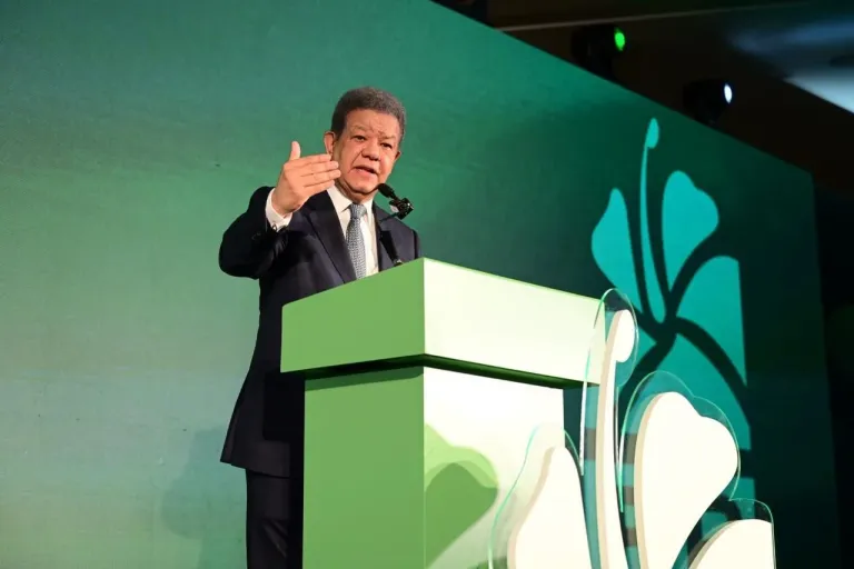 Leonel acusa al PRM de quebrar a los productores locales y advierte: “Esta vez o jugamos todos o se rompe la baraja”