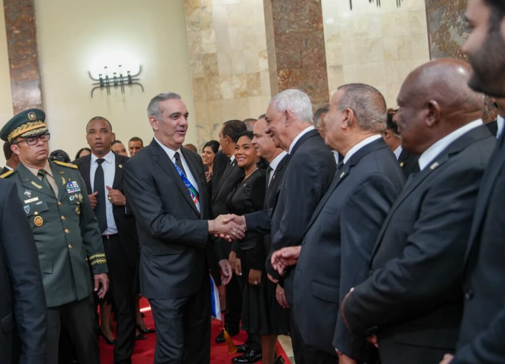 Presidente Abinader destaca avances históricos en política social y reducción acelerada de la pobreza