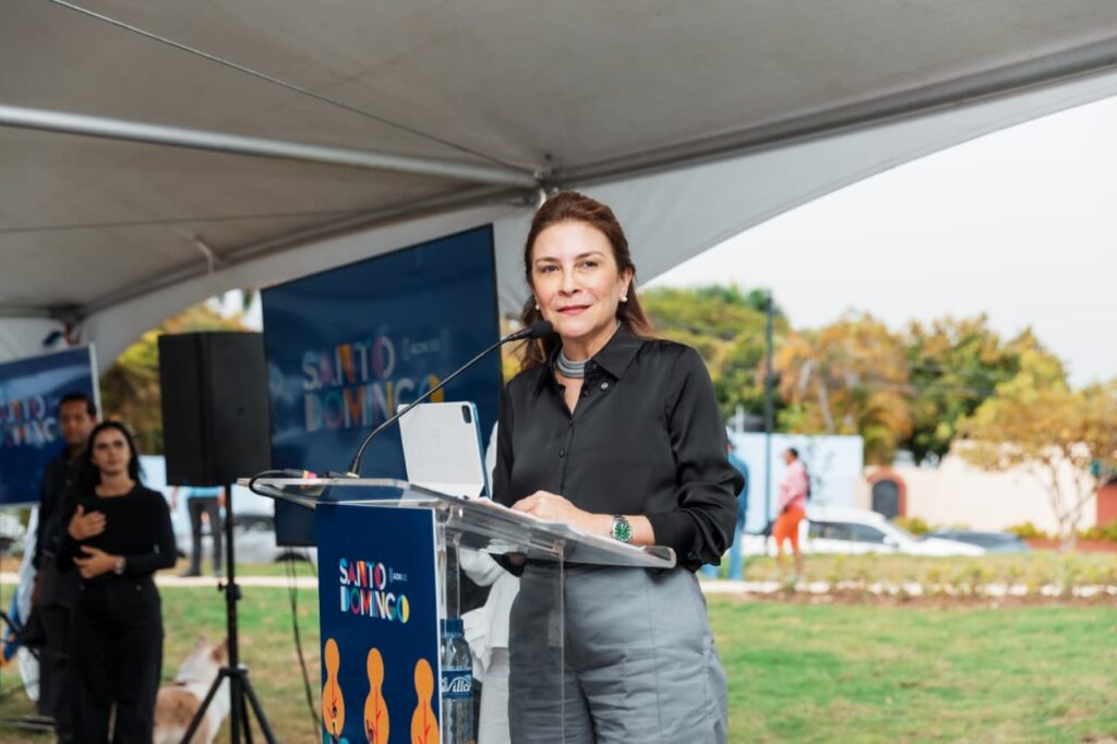 Carolina Mejía impulsa el bienestar con la inauguración del renovado parque Los Caminos